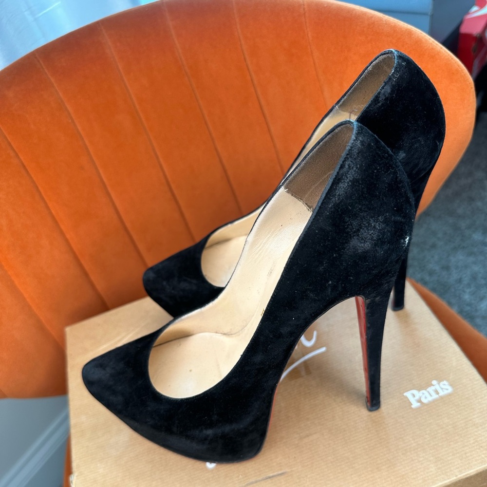 Use- Christian Louboutin Daffodile 160